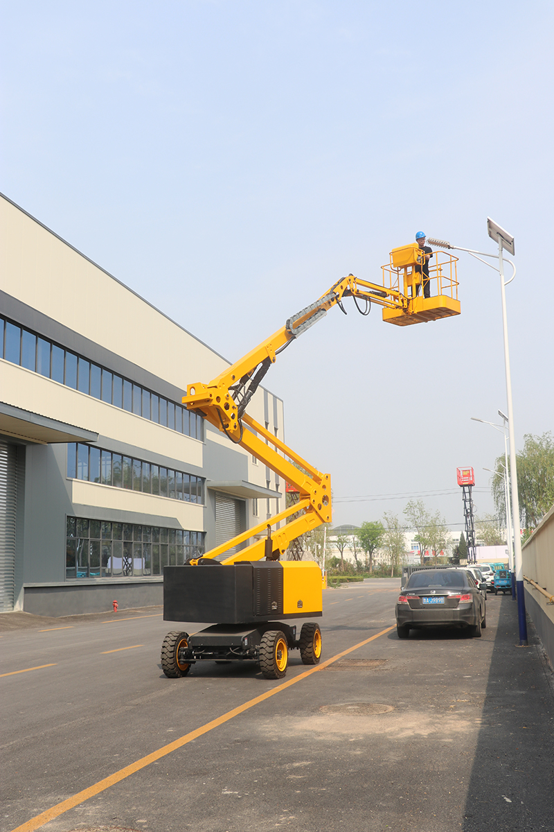 20米曲臂車裝柜發(fā)貨的一天！